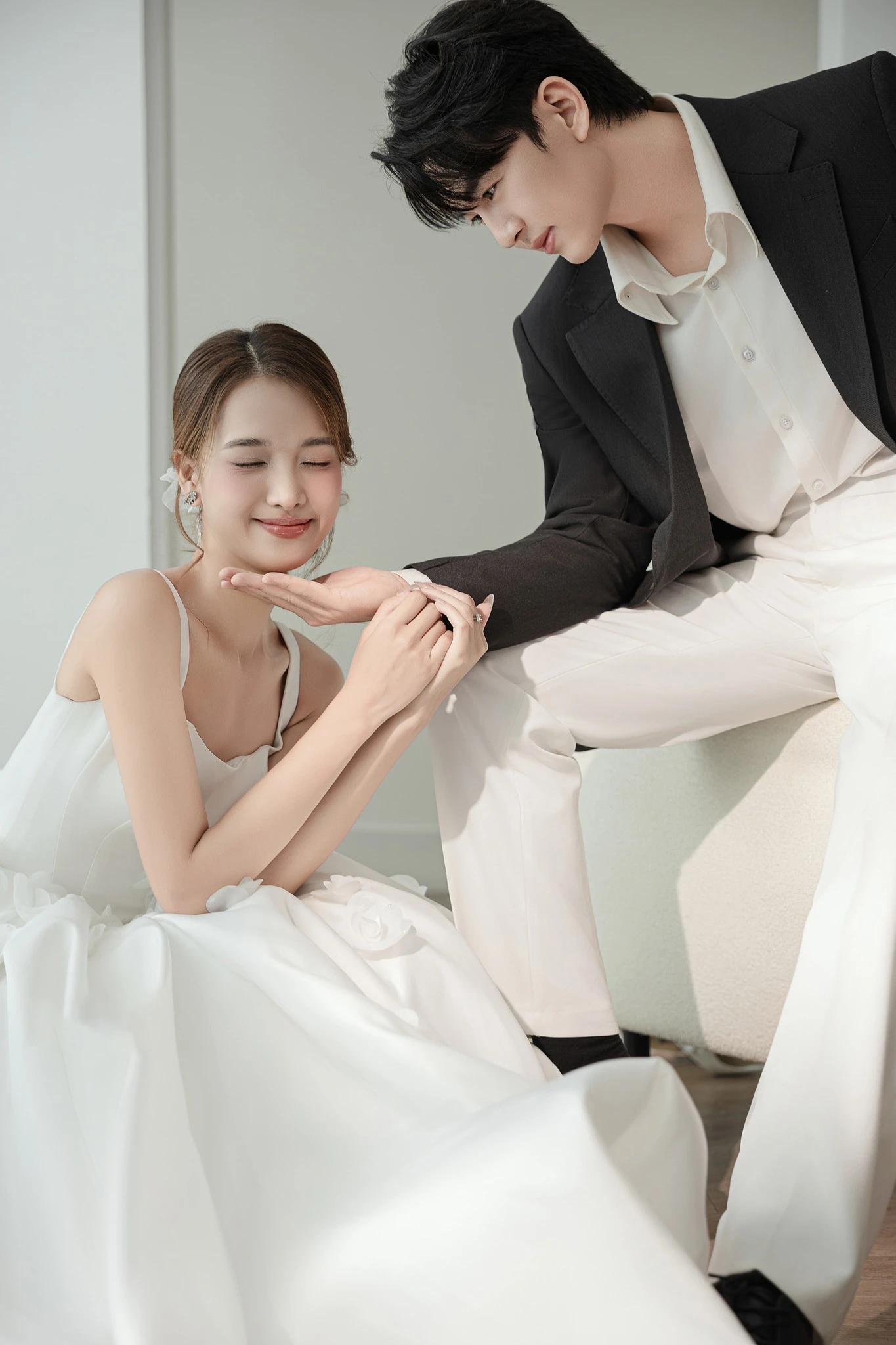 Album ảnh cưới Studio Phòng Trắng Tròn - Ảnh 9
