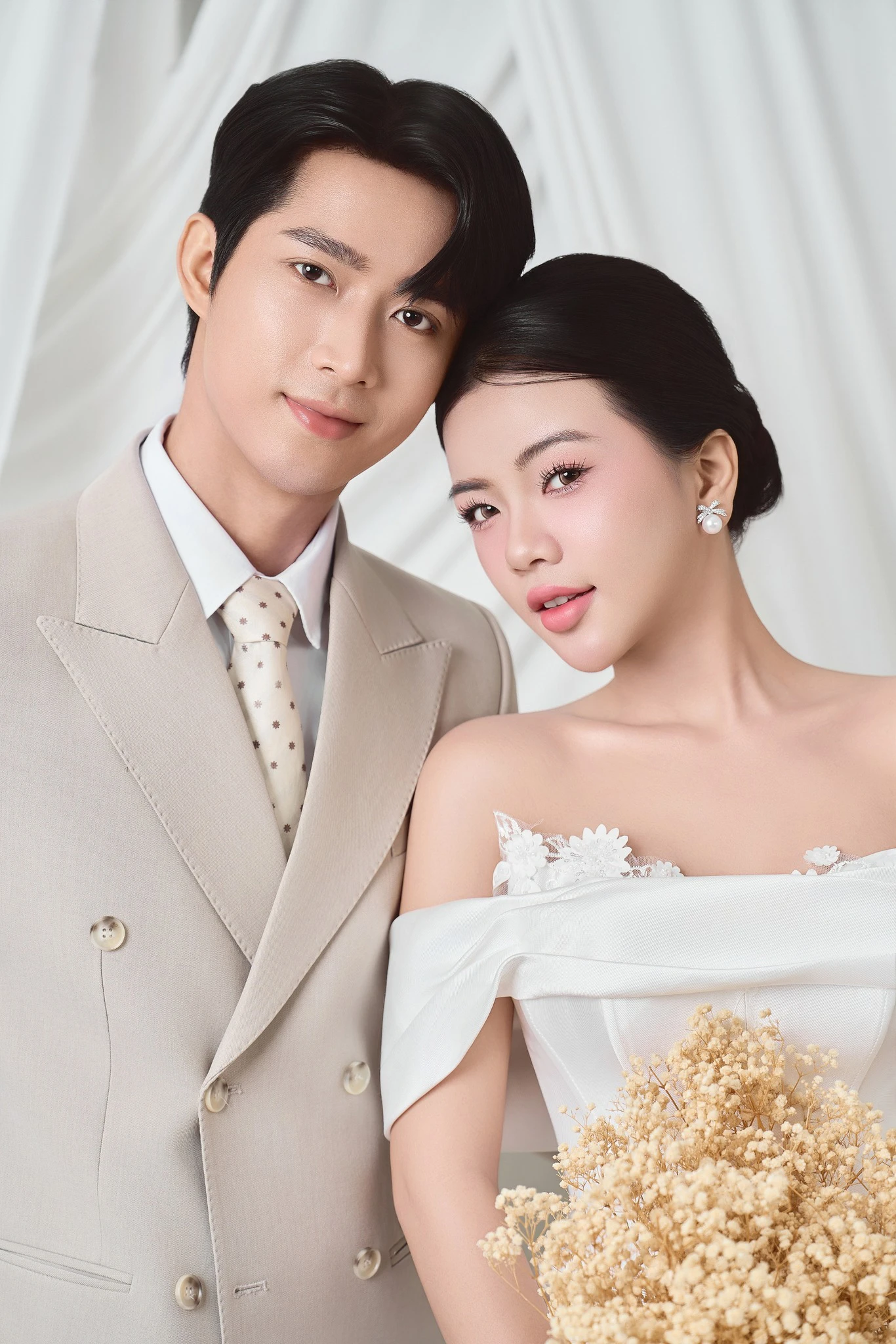 Album ảnh cưới Studio Phông Vải Lạnh Trắng - Ảnh 8